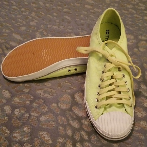 Tretorn Shoes - 2/$25 Tretorn Yellow-Green Sneaker